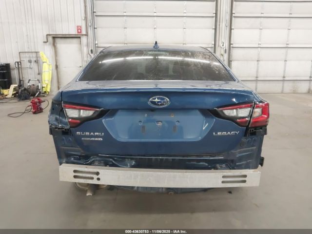 Subaru Legacy Image 16