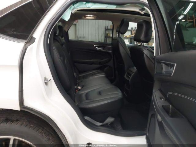Ford Edge Titanium Image 4