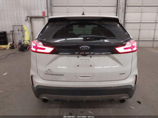 Ford Edge Titanium Image 16