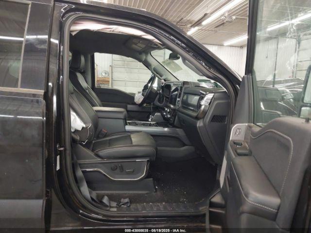 Ford F-350 Lariat Image 4