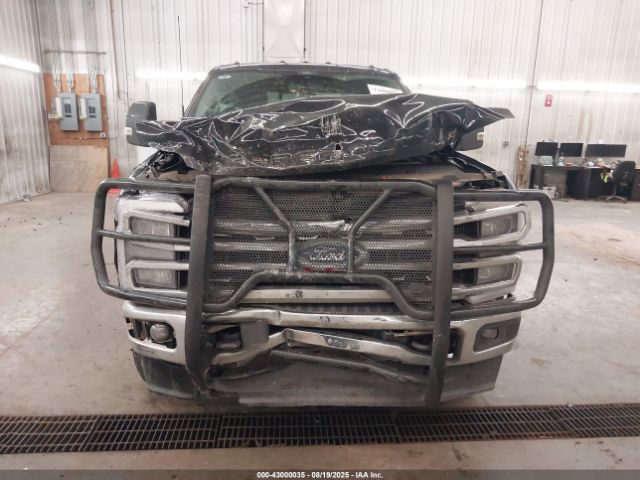 Ford F-350 Lariat Image 3