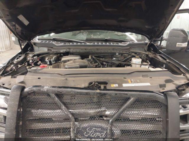 Ford F-350 Lariat Image 6