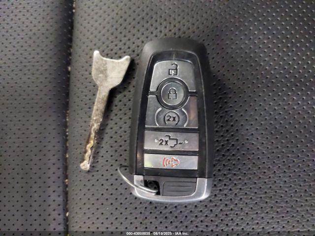 Ford F-350 Lariat Image 9